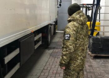 В Україну намагалися ввезти партію автозапчастин російського виробництва