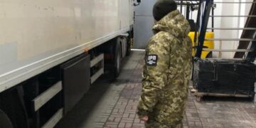 В Україну намагалися ввезти партію автозапчастин російського виробництва