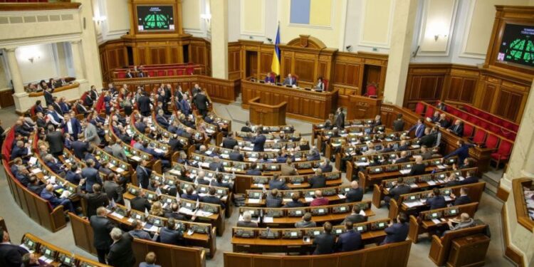 Верховна Рада встановила норми: забезпечити переклад вистав українською мовою