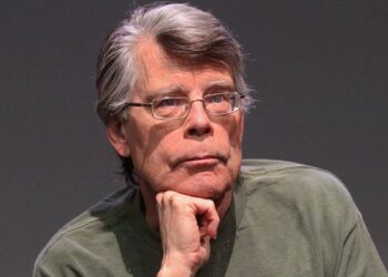 Стівен Кінг закликав звільнити Олега Сенцова