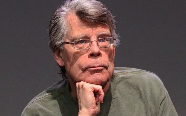 Стівен Кінг закликав звільнити Олега Сенцова