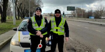 В Одесі патрульні допомогли породіллі оперативно дістатися до пологового будинку