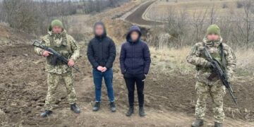 У Болградському районі на кордоні двоє чоловіків застрягли у протитранспортному рові