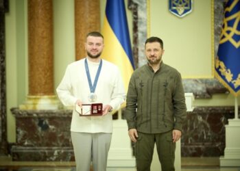 Черкаським спортсменам президент вручив державні нагороди 