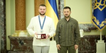 Черкаським спортсменам президент вручив державні нагороди 