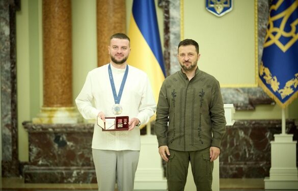 Черкаським спортсменам президент вручив державні нагороди 