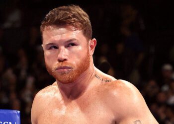 Бивол признался, что не смотрел бой Сауля Альвареса и Мунгии, но планирует это сделать