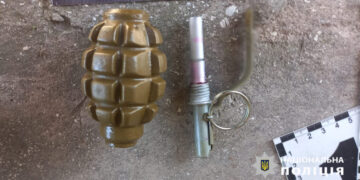 Граната сусідці, щоб була чемною, і дружині, щоб не розлучалася: в Бессарабії двоє чоловіків за погрози боєприпасами повстануть перед судом