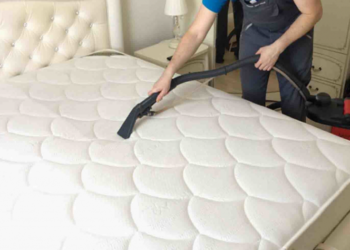 Как правильно почистить матрас