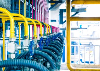 В чем разница между запорной и регулирующей арматурой?