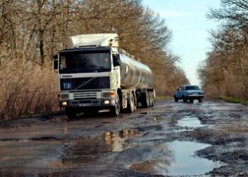 На трасі в Одеській області через опади автівки зносить у кювет | Надзвичайні події Одесса та область