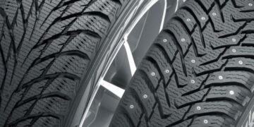 Шини з шипами чи класичні – які краще купити для їзди зимою