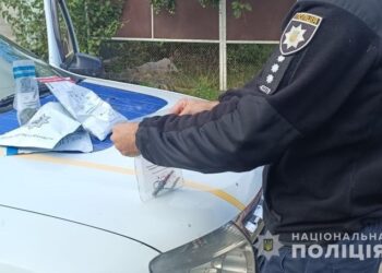 Двох мешканців Болградського району викрили у оборудках зі зброєю та наркотиками: їм загрожує в’язниця