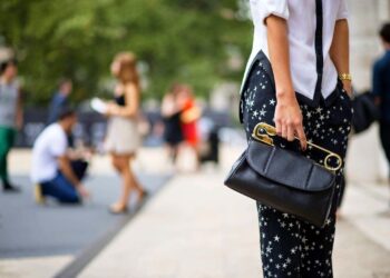 Чёрные клатчи из кожи: классика стиля и элегантности