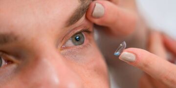 Режимы ношения и замены контактных линз: что нужно знать