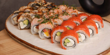 Как правильно выбрать суши на доставку: гид для гурманов и новичков