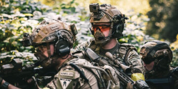 Міфи та реальність про військові каски: наскільки вони ефективні?