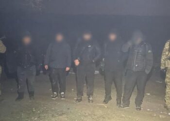 Зупиніться – посміхніться: на Одещині затримали групу втікачів за кордон