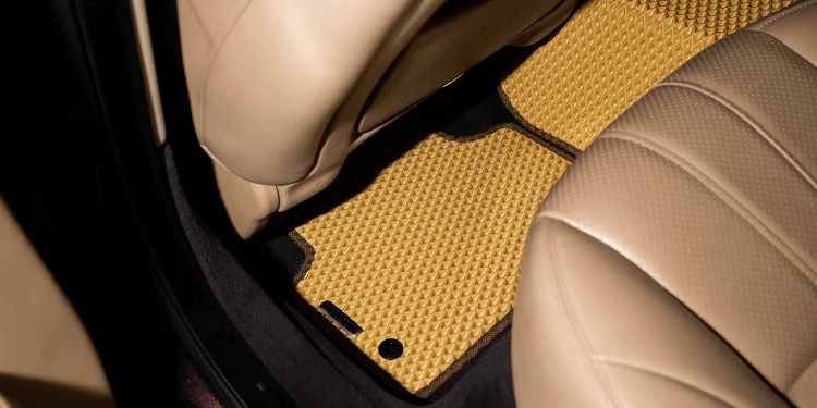 Выбор ковриков в машину Cadillac: удобство, защита и стиль