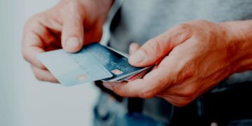 Як вибрати найкращу кредитну картку для повсякденних покупок?