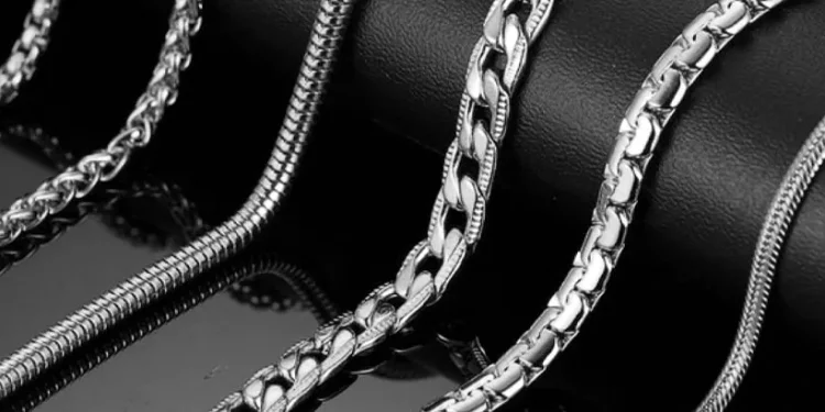 Как носить белое золото: советы для стильных комбинаций