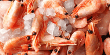 Как выбрать и купить замороженные креветки: советы и секреты свежести