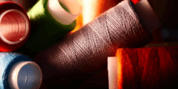 Голки, нитки й стібки: як правильно працювати з трикотажем