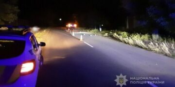 На Одещині водій автомобіля збив чоловіка і втік з місця ДТП