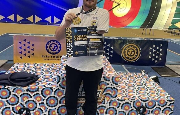 Черкащанин здобув “золото” на чемпіонаті зі стрільби з лука серед парастрільців