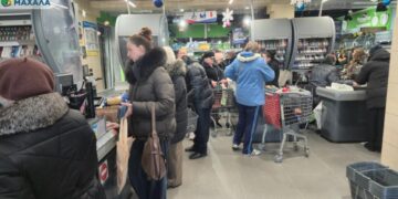 Чи є в Болграді ажіотажний попит в магазинах після тимчасового обмеження руху на трасі Одеса — Рені та які ціни: оглядаємо торгові точки 