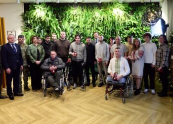 Зеленський у Нідерландах зустрівся з українськими військовими, які проходять реабілітацію