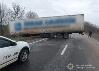 Поблизу Сарати на трасі Одеса — Рені ускладнено рух