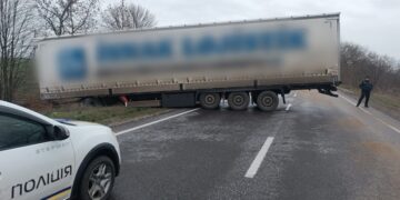 Поблизу Сарати на трасі Одеса — Рені ускладнено рух