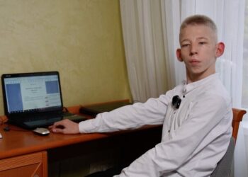 В Одессе подросток с ДЦП создал учебник физики для учителей