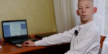 В Одессе подросток с ДЦП создал учебник физики для учителей