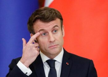 Європі доведеться відновити діалог з Путіним, — Макрон