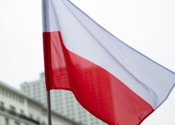 Польський уряд змінює правила допомоги українським біженцям