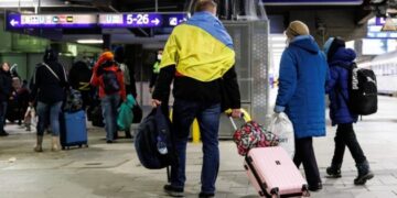 У ЄС знову зросла кількість українських біженців: які країни прийняли найбільше