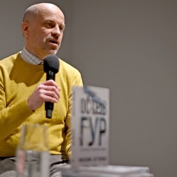 У Києві презентували книгу про роботу української розвідки «Острів ГУР»