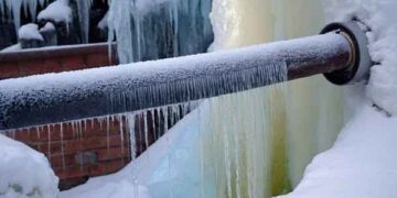 Київ замерзає: чи можна було уникнути кризи в енергетиці