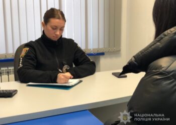 Поліцейські розшукали мешканку Білгород-Дністровського, яка залишила дворічну доньку на знайомого та зникла