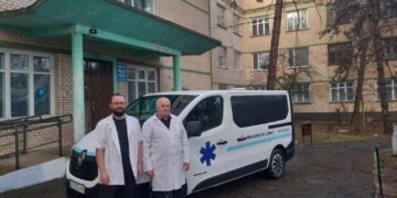 Старокозацька лікарня отримала у подарунок автомобіль