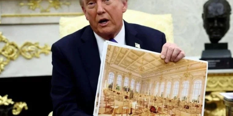 Трамп особисто підбирає мармур для нової бальної зали Білого дому