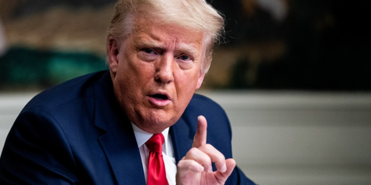 Трамп розповів, як одноосібно врятував Україну