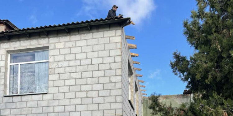 У Городненській громаді завершили капітальний ремонт покрівлі Новотроянівського дитсадка