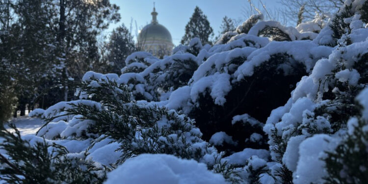 В Україні лютують морози: як розпізнати переохолодження та надати допомогу 