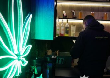 Наркотики під виглядом вейпів: в 11 областях викрили схему з продажу екстракту канабісу та кратому
