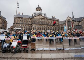 В Амстердамі українські захисники пройшли ходою з посланням Європі