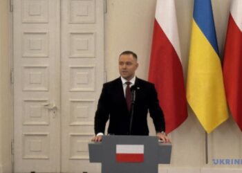 Навроцький підписав закон про нові правила допомоги біженцям з України