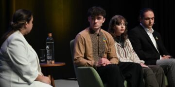 Українські діти, яких повернули з Росії, виступили на міжнародній конференції в Португалії